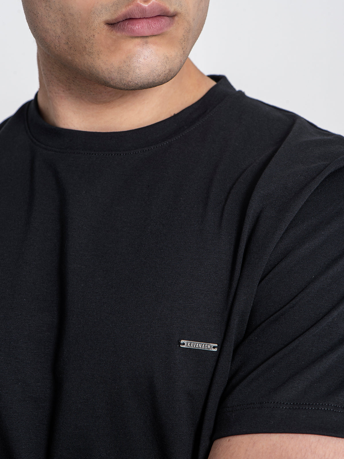 t-shirts / Black Must Tee