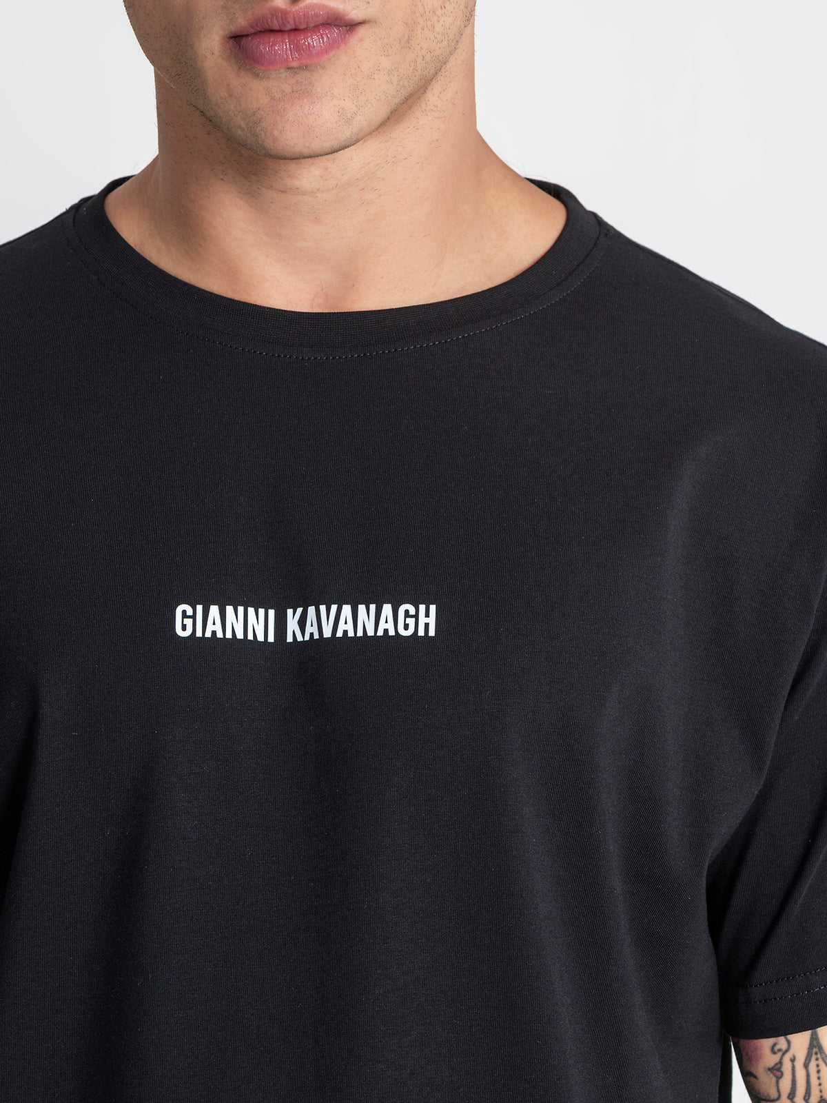 t-shirts / Black Bear Tee