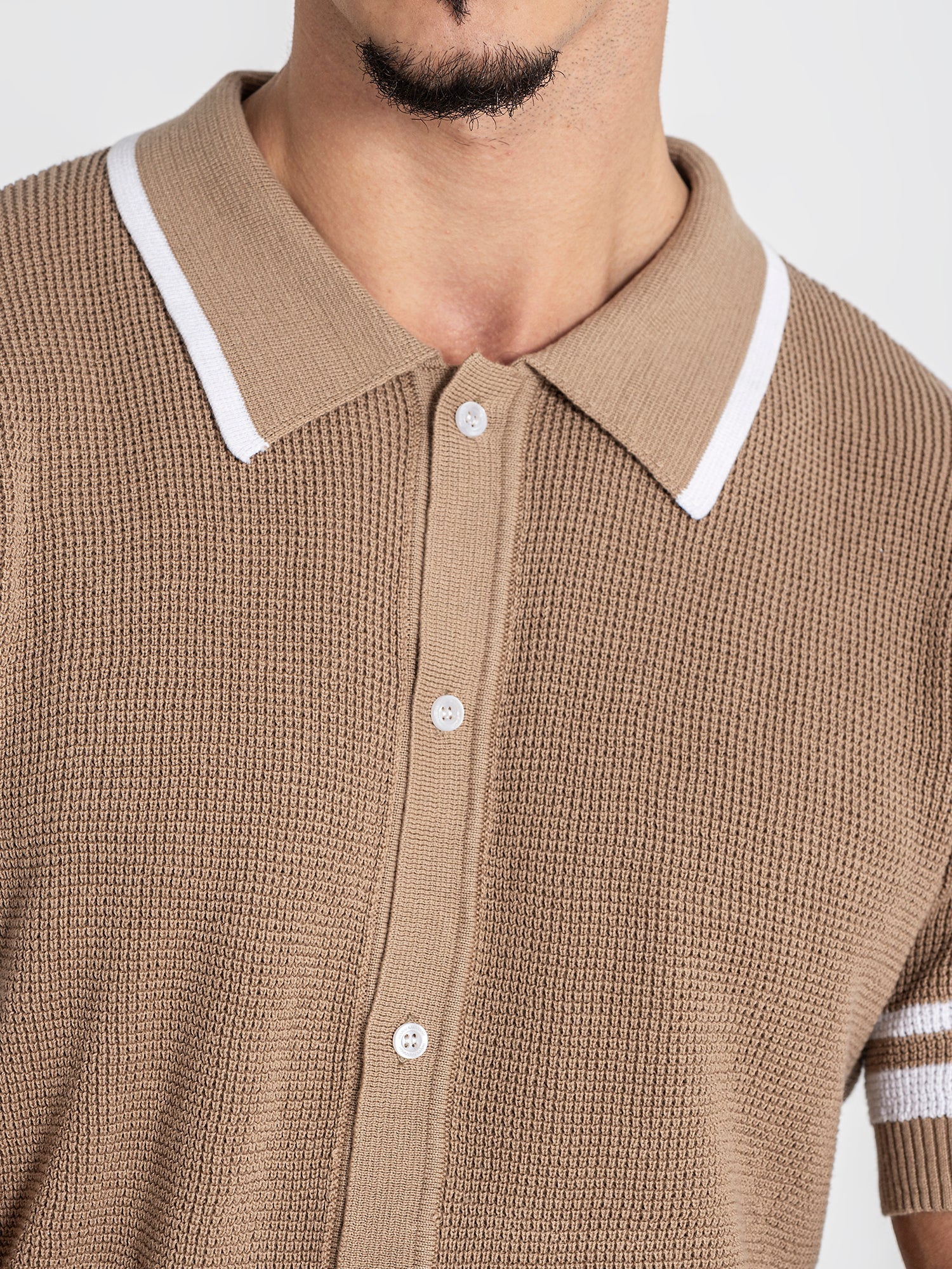 shirts / Beige Retro Vibes Knit Shirt