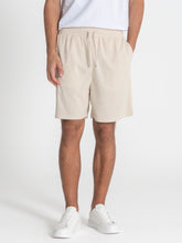 shorts / Beige Crease Shorts