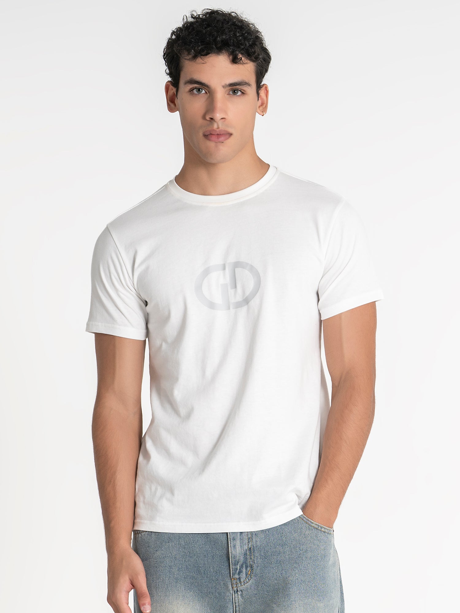 t-shirts / White Essence Tee