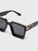 sunglasses / Black Square Sunglasses