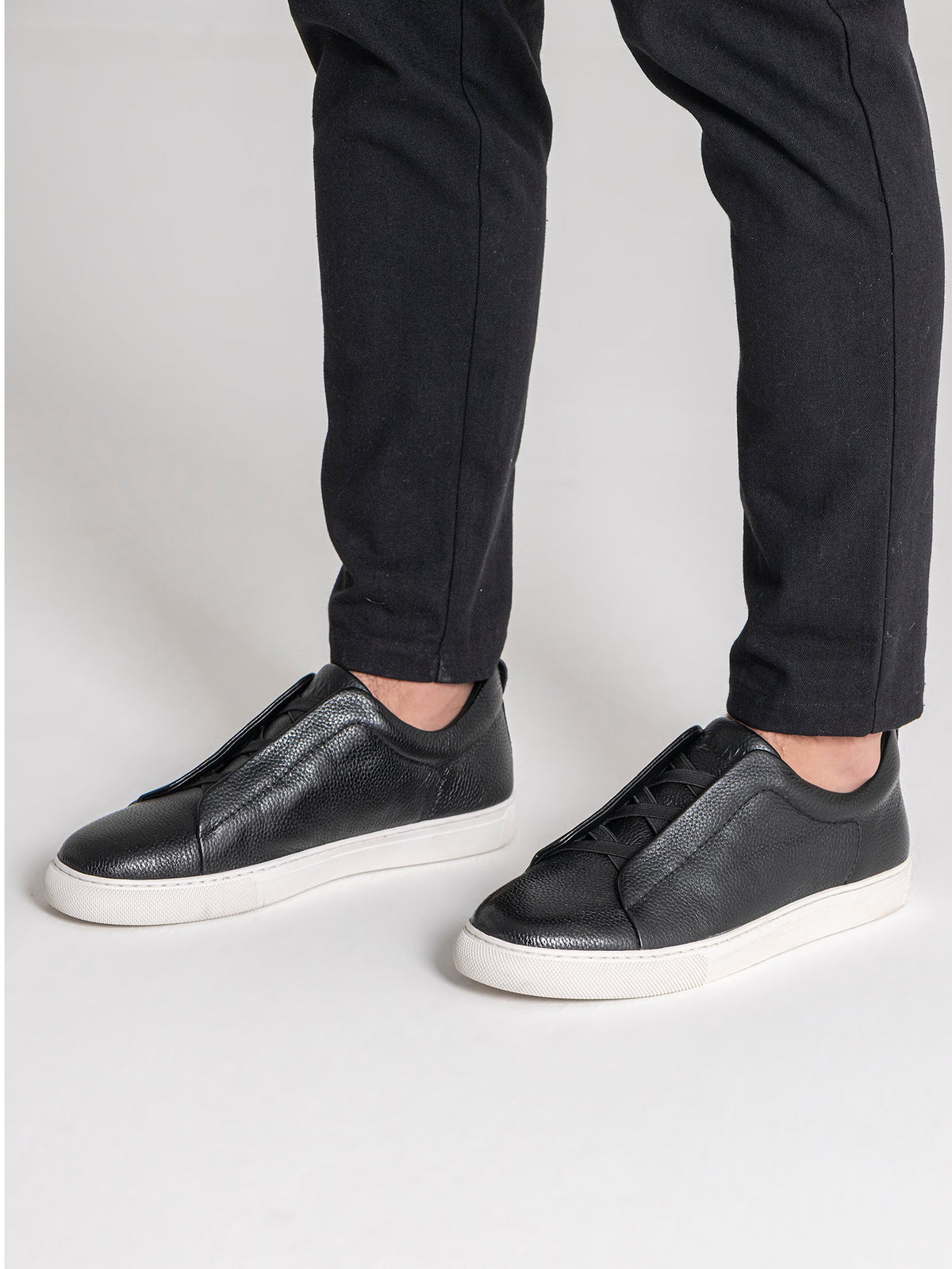 sneakers / Black Smart Premium Sneakers
