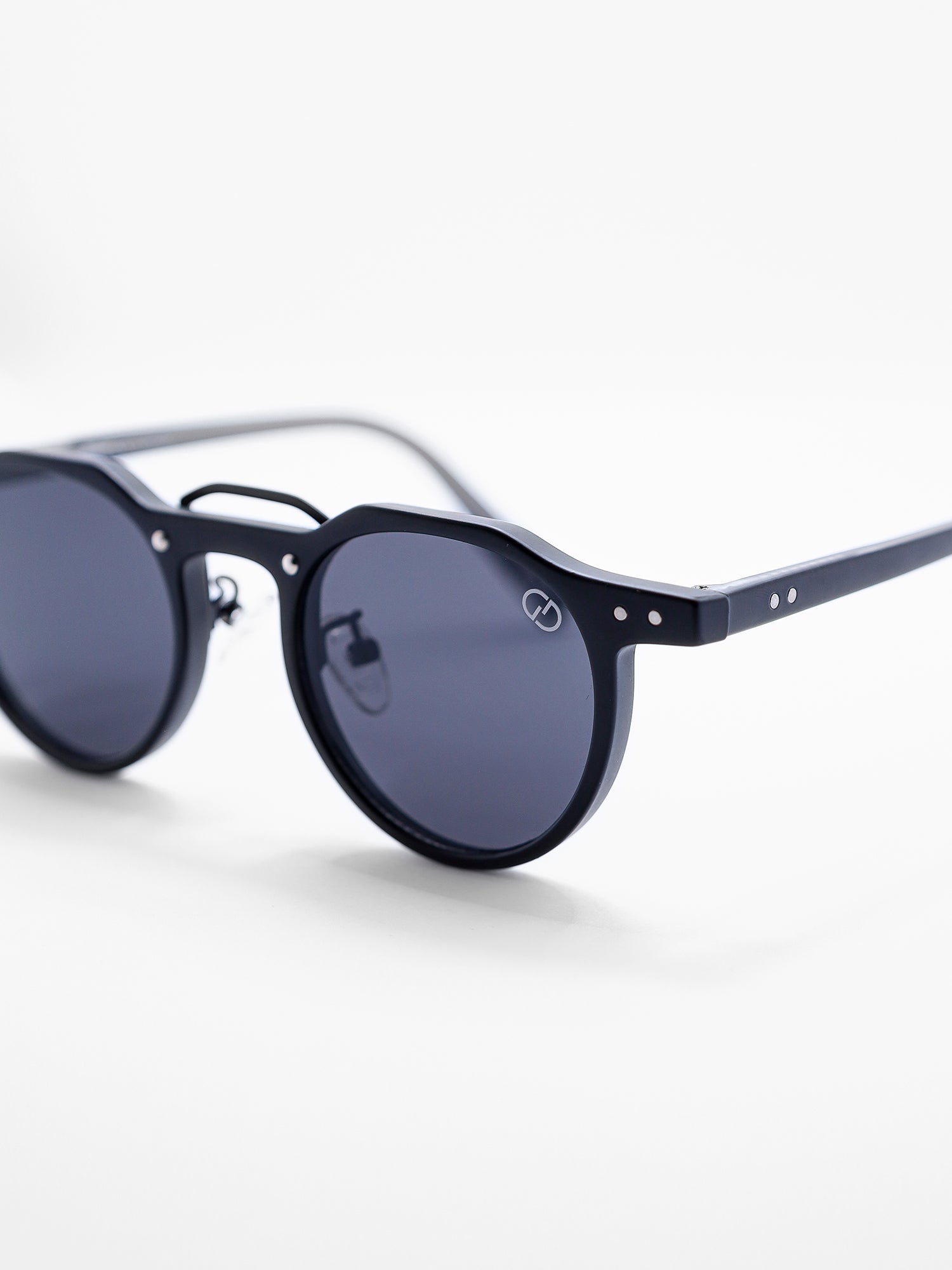 sunglasses / Black Azora Sunglasses