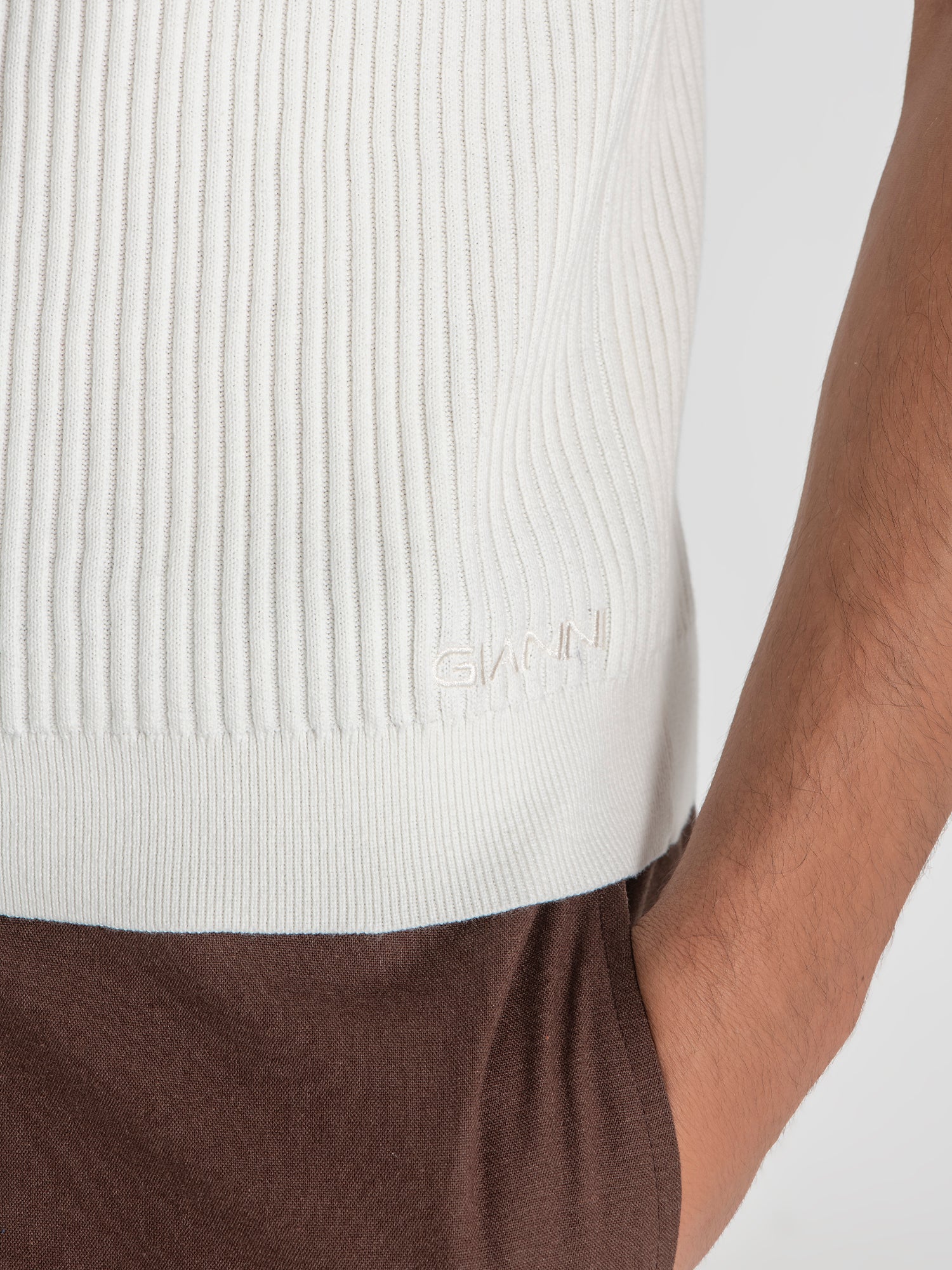 t-shirts / White Ribbed Knit Tee