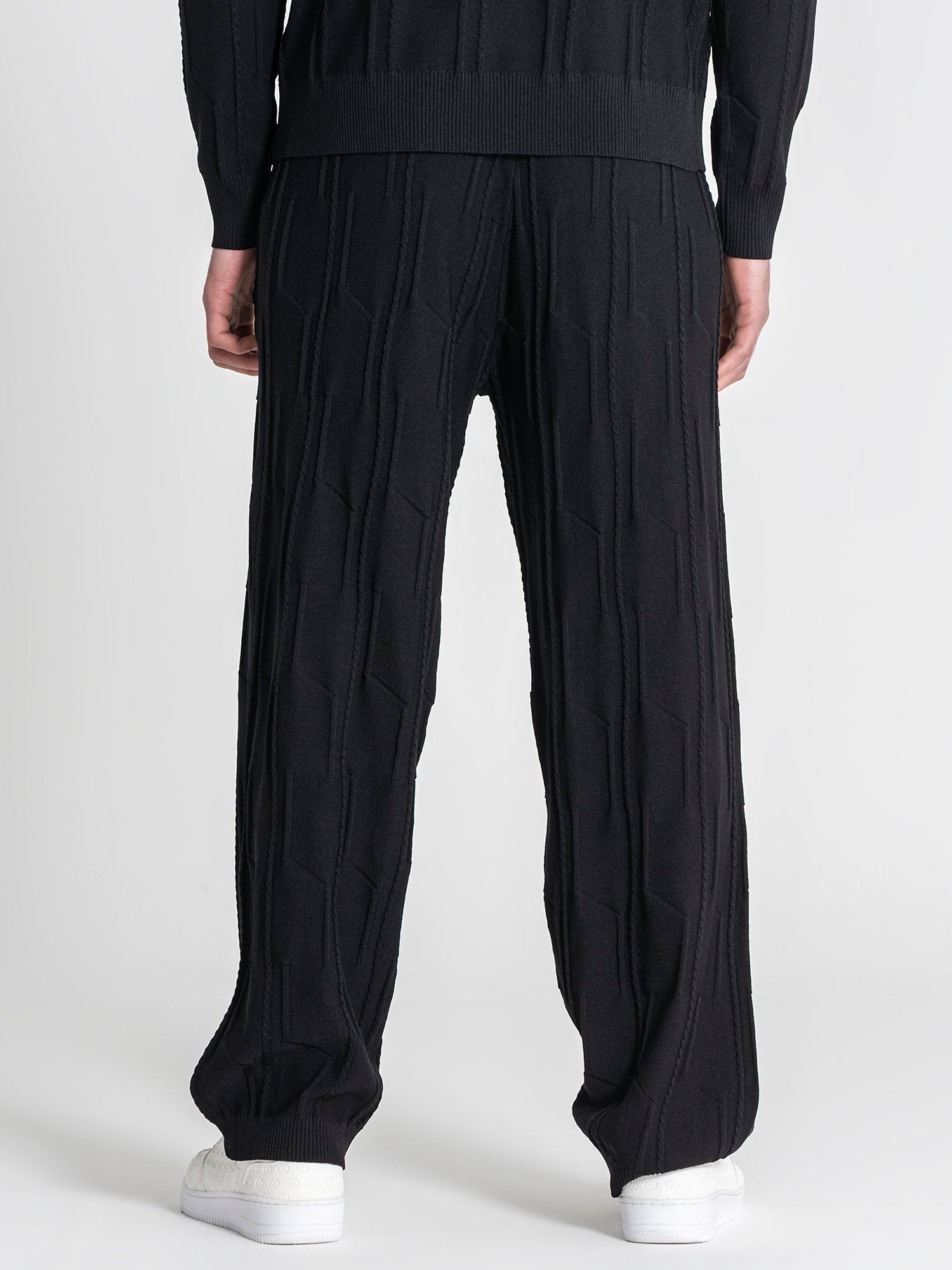 joggers / Black G Knit Pants