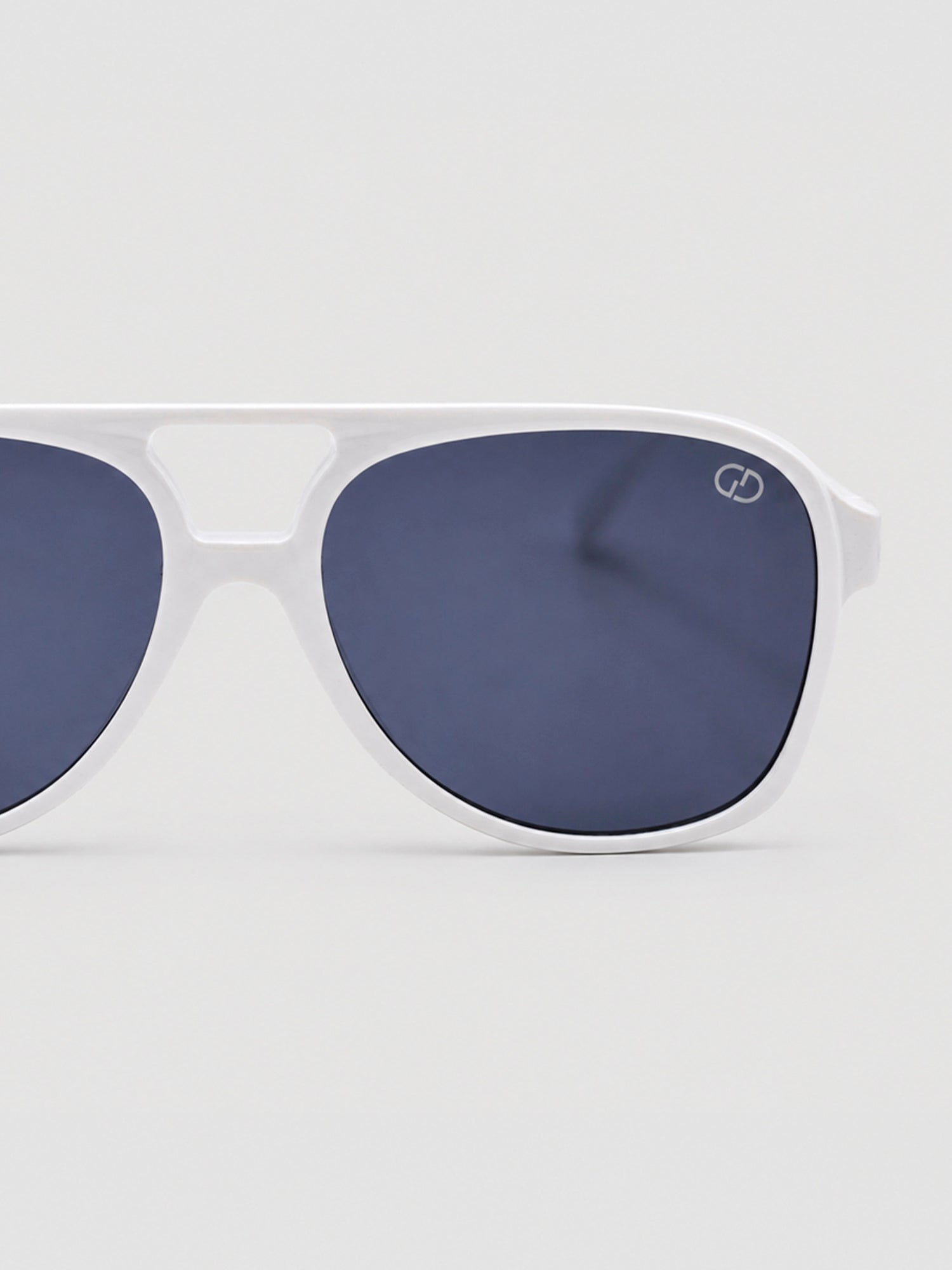 sunglasses / White Sonus Sunglasses