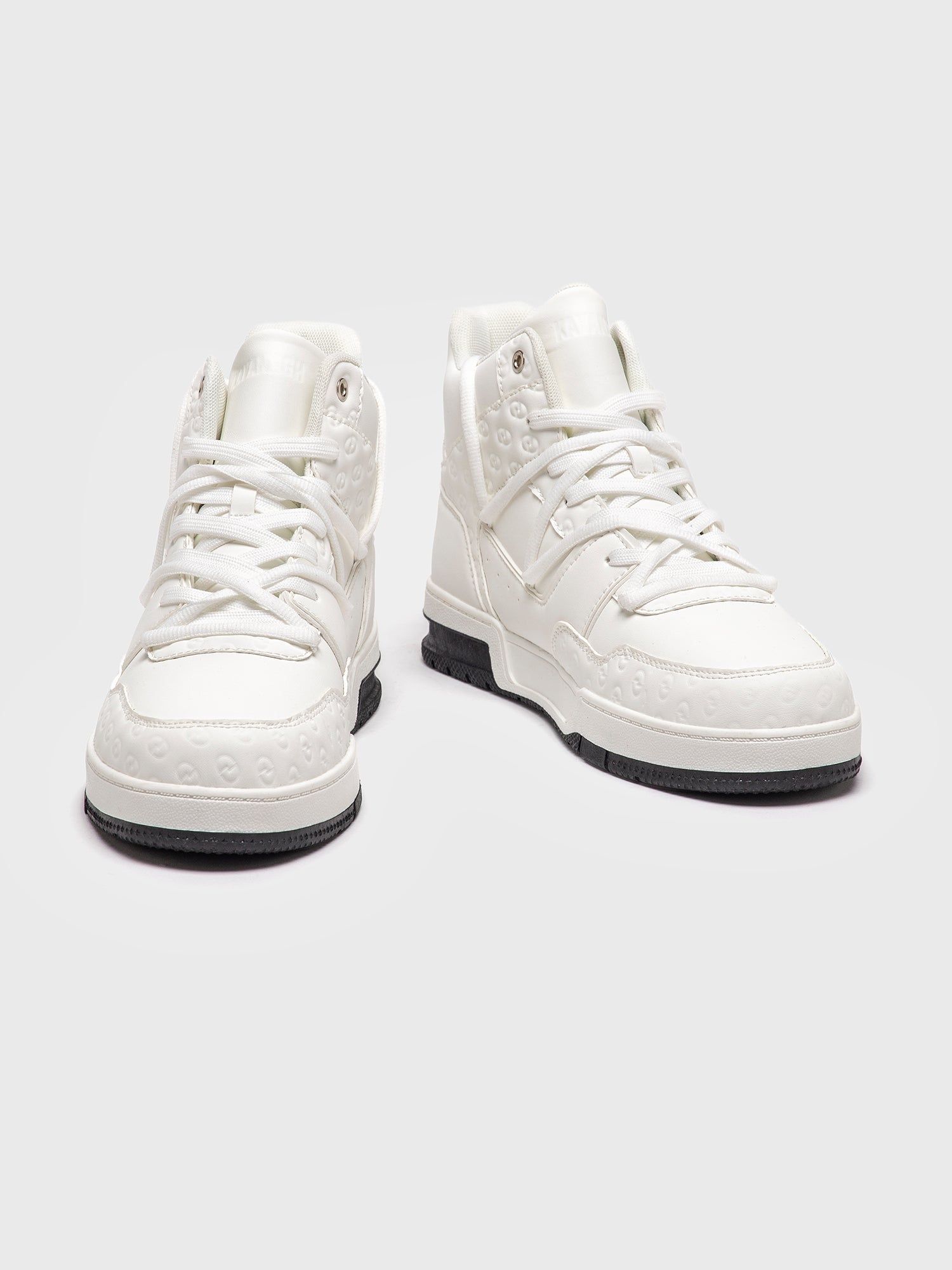 sneakers / White Insignia Hi Sneakers
