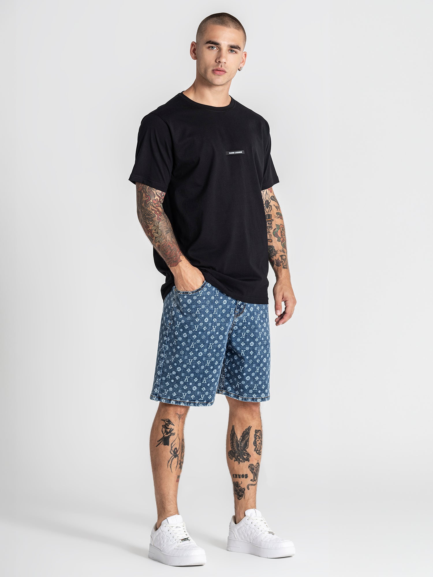 t-shirts / Black Label Tee