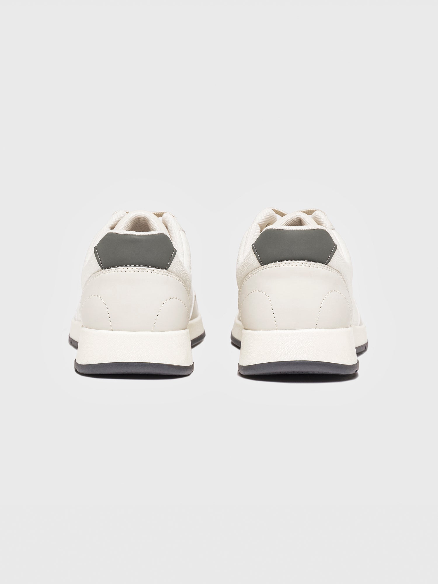sneakers / White Foam Sneakers