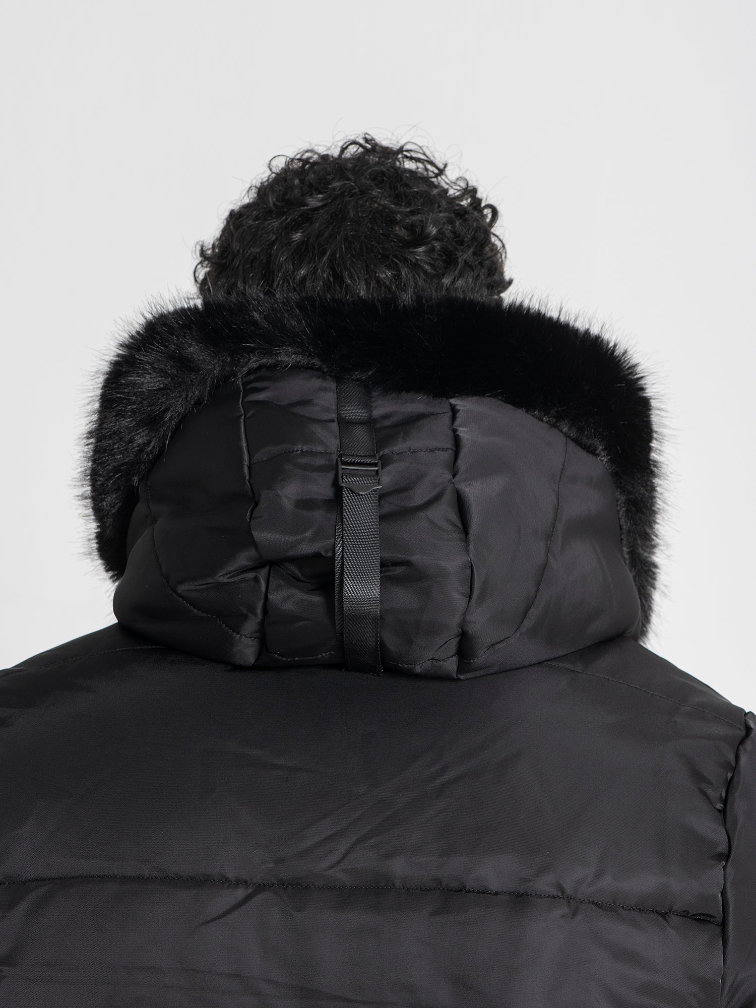overcoats / Black Depth Coat