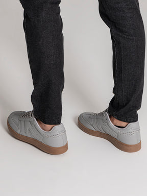 sneakers / Grey Soft Court Sneakers
