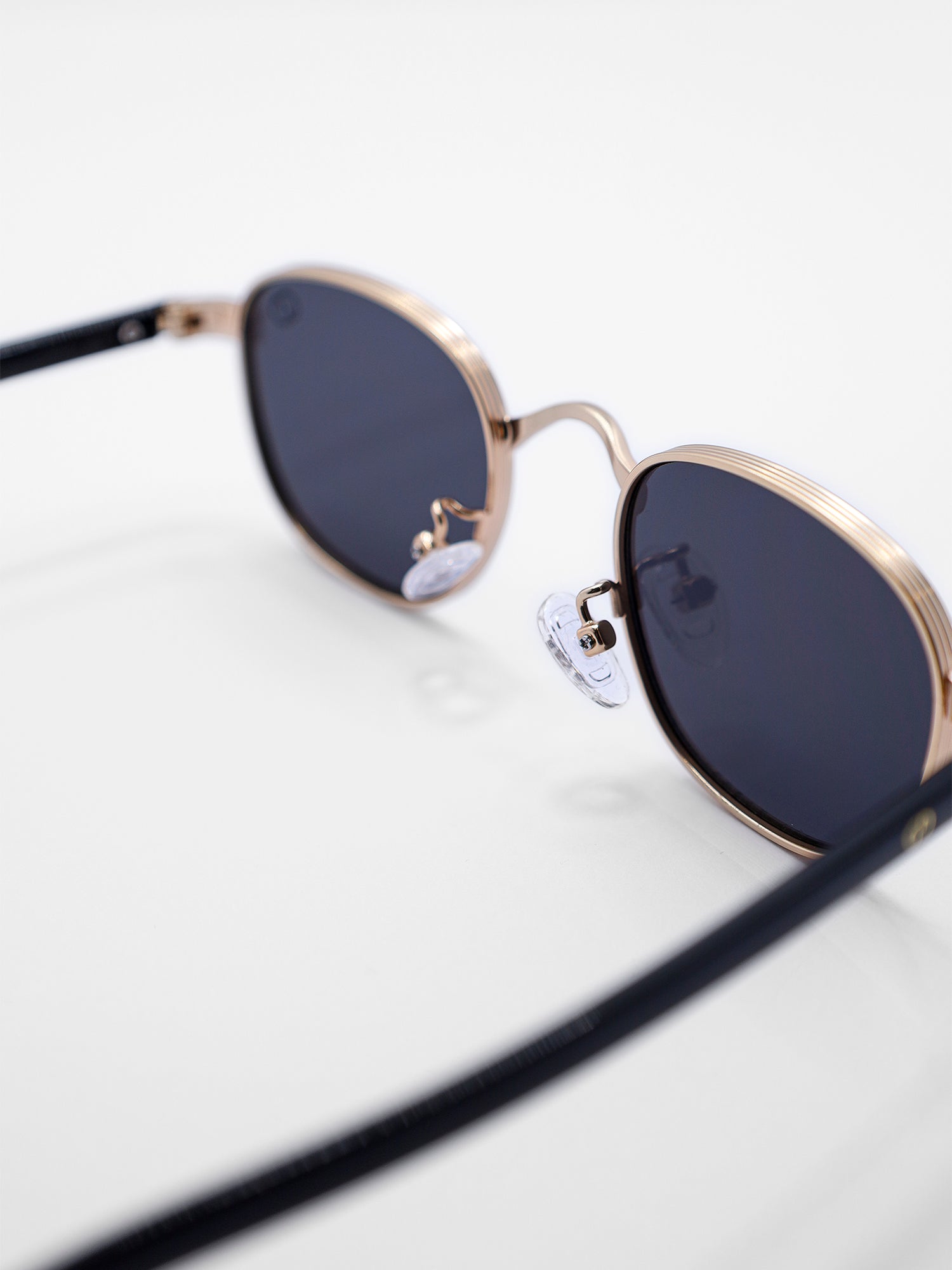 sunglasses / Black Auryn Sunglasses