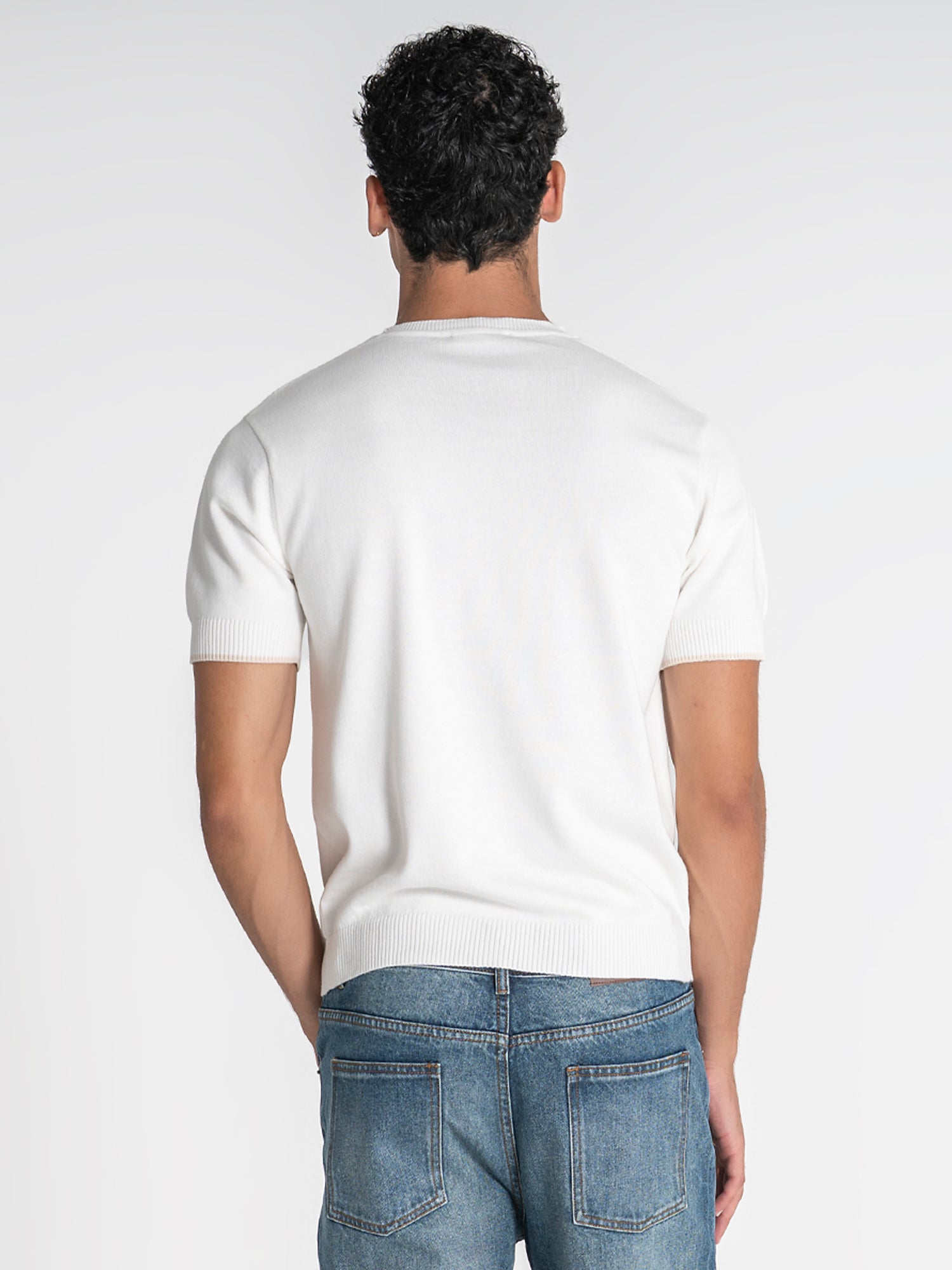 t-shirts / White Edge Knit Tee