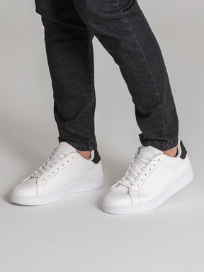 sneakers / White Insignia Sneakers
