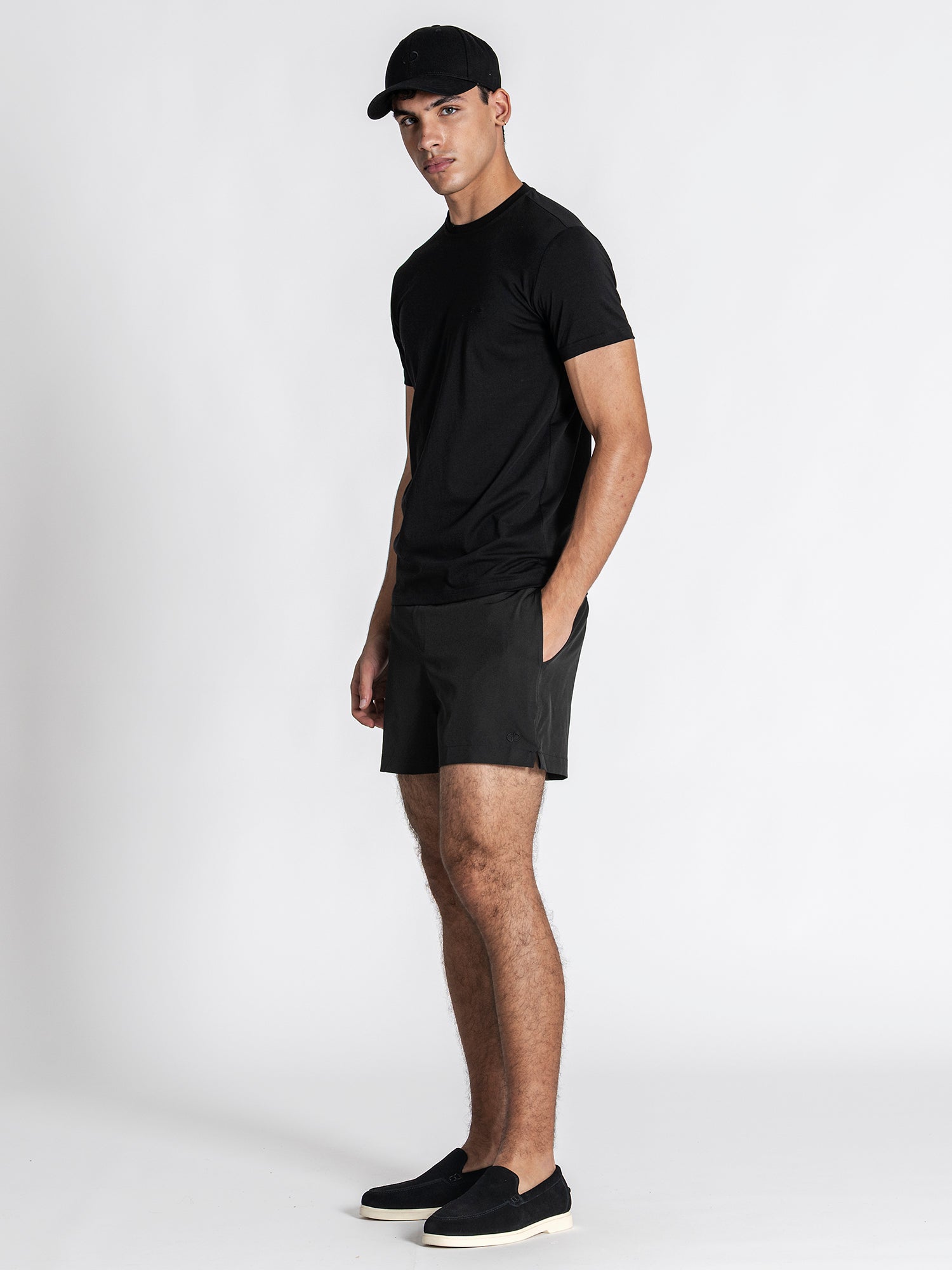 t-shirts / Black Essence Tee