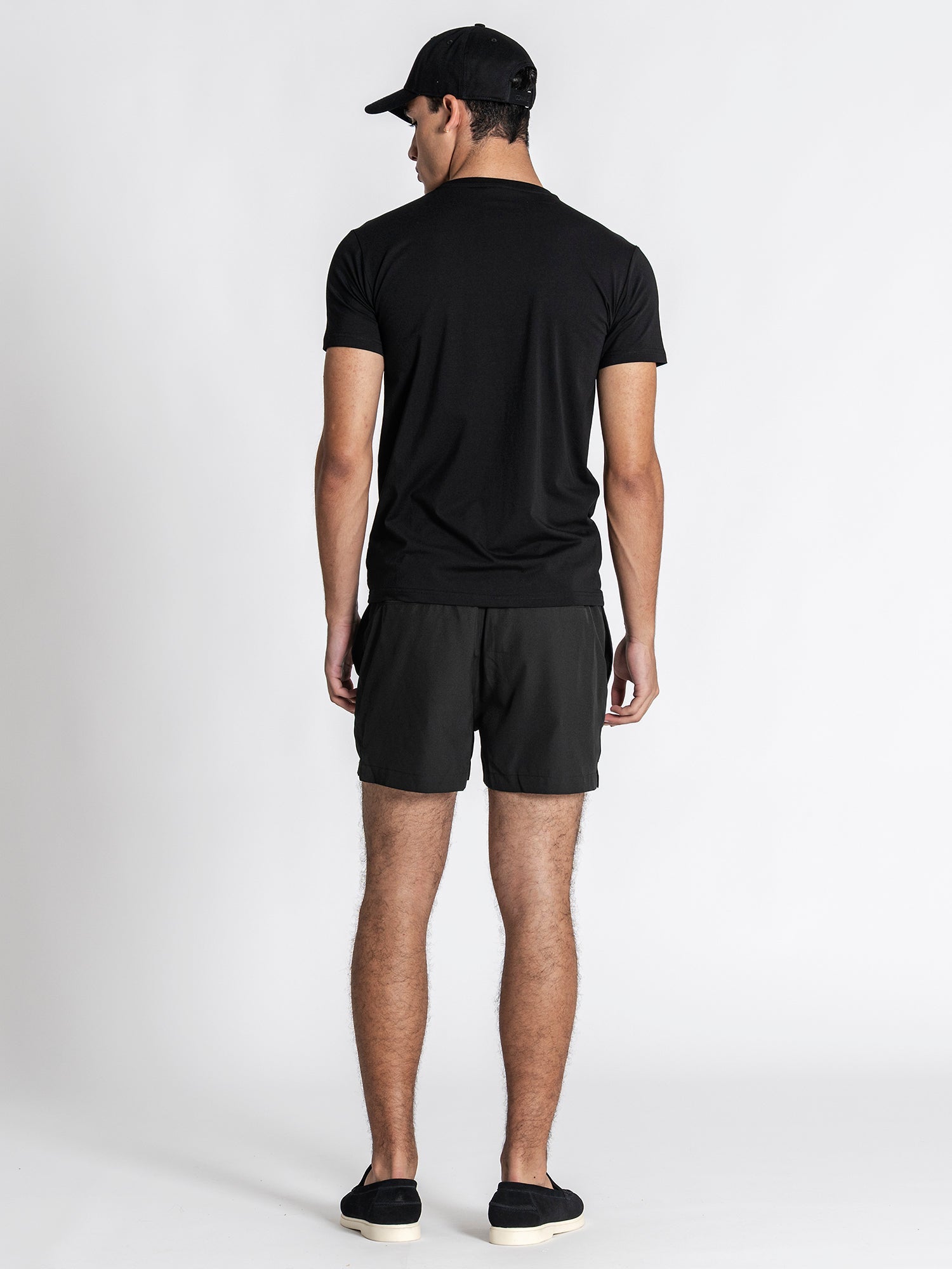 t-shirts / Black Essence Tee